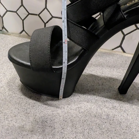 Elegant Black Platform Heels - Picture 7 of 7